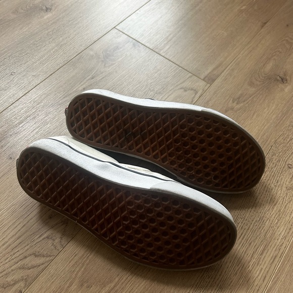 Vans Cream Checkered Slip-On Shoes - Picture 4 of 4
